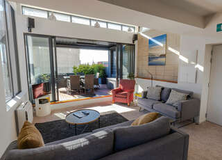 Deluxe inner-city apartment on Moray